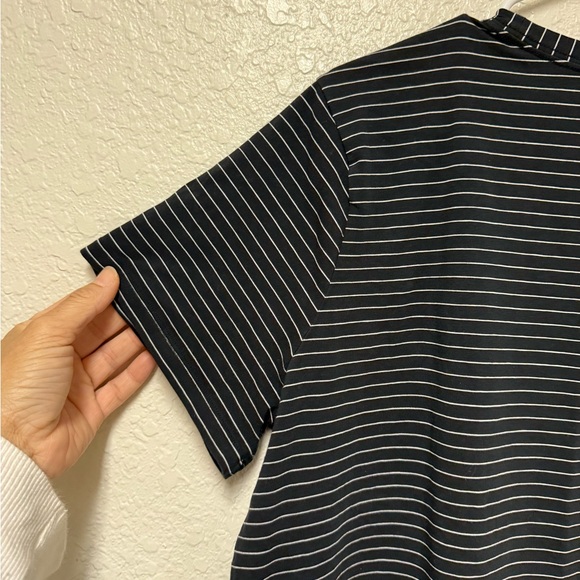 🍋 LULULEMON Black Striped Love Crew Short Sleeve Shirt Size 14 - Picture 14 of 15
